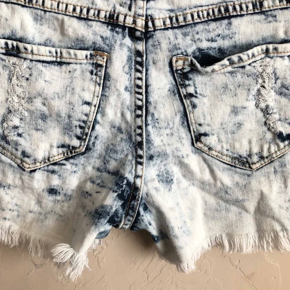 Gogo‎ Acid Washed Distressed Denim Shorts